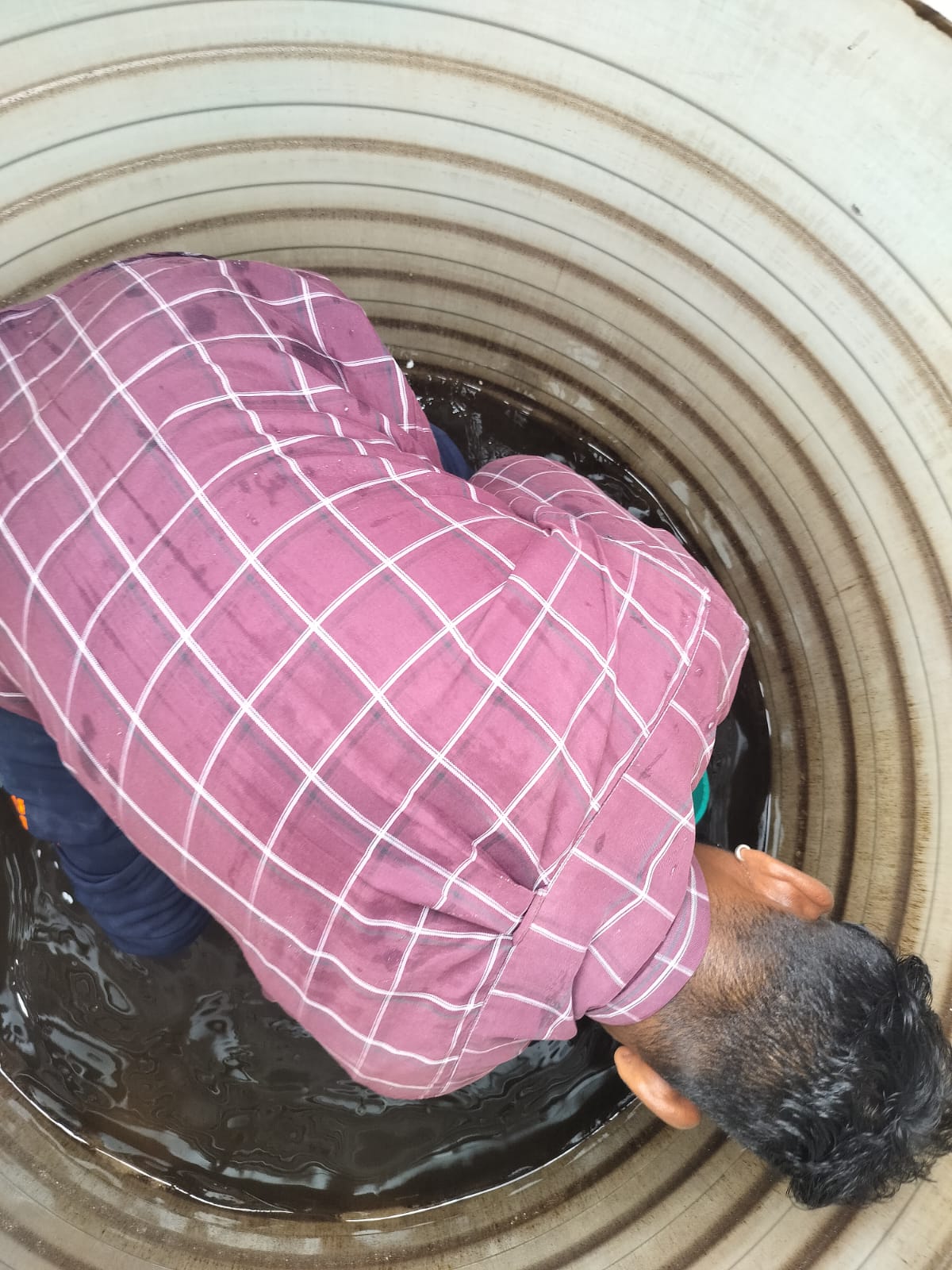 Commercial Tank cleaner